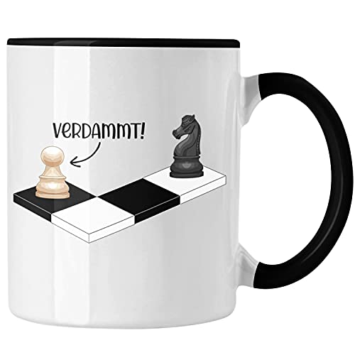 Trendation - Schach Geschenk Geschenkidee Schachspieler Tasse mit Schachfiguren Grafik Kaffeetasse Lustig (Schwarz)